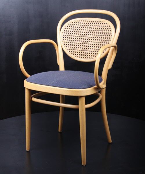 Thonet_215_F_Sessel_(EMT079)