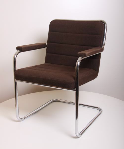 Thonet - Freischwinger  Sessel (EMT142)